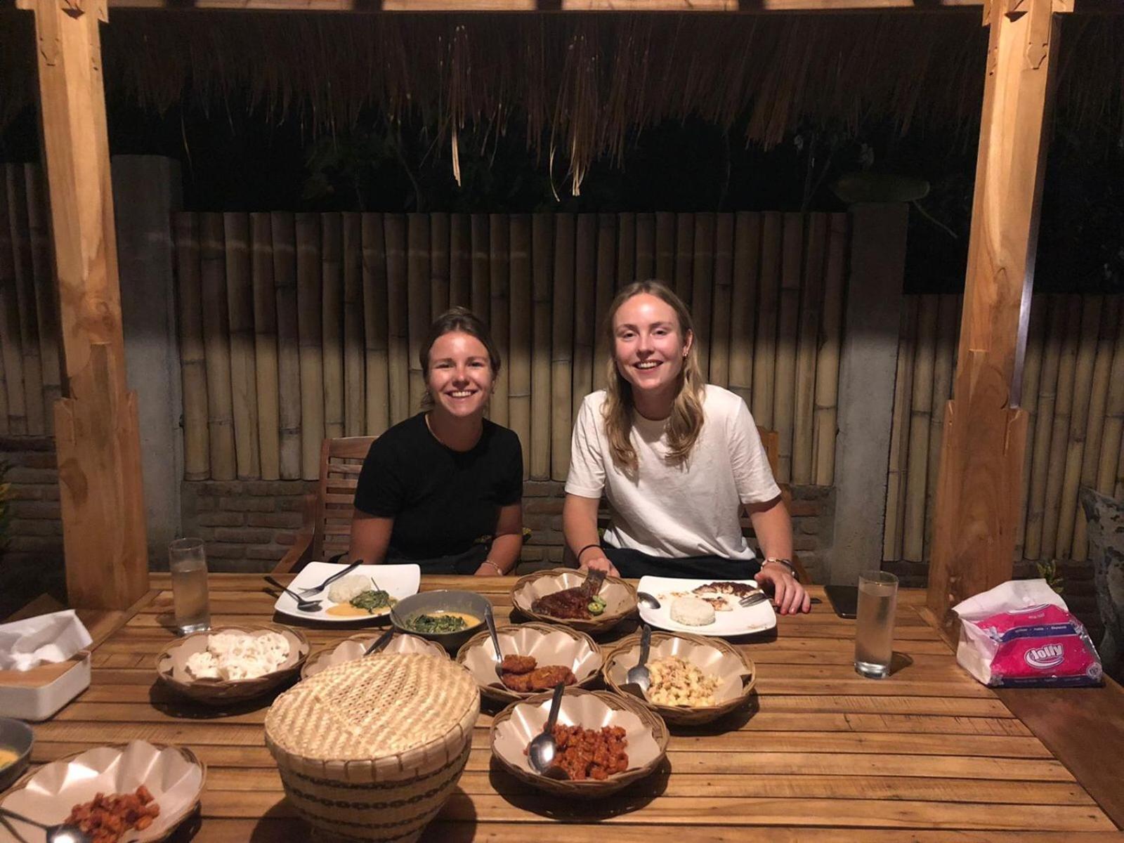 Bale Kebon Rangsot Apartment Pemenang Exterior foto